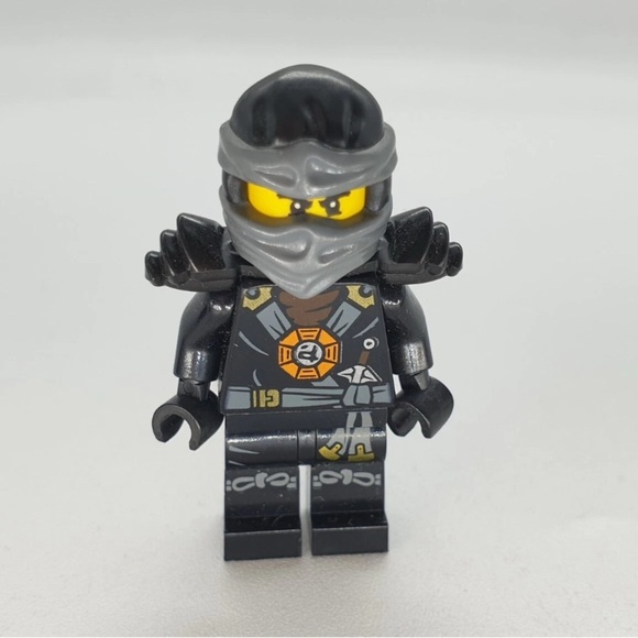 LEGO Ninjago Red and Black Ninja Minifigure - Picture 5 of 5